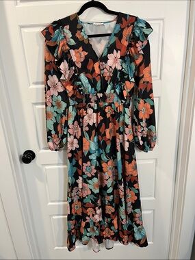 Sunday Up V-Neck Floral Print Ruffle Midi Dress medium
